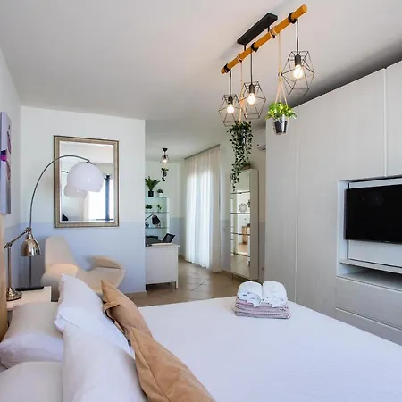 Villa Casa Maurizio - Heated Pool, Hot Tub & Hammam