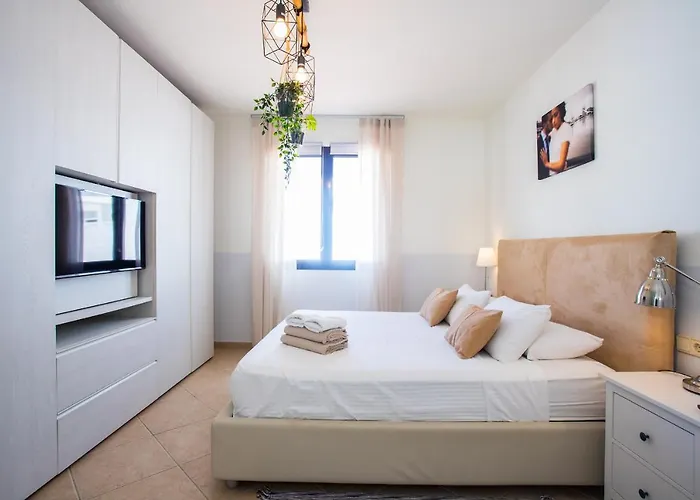 Villa Casa Maurizio - Heated Pool, Hot Tub & Hammam *